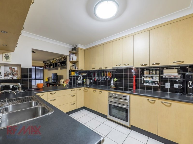 Photo - 60 Lancewood Drive, Albany Creek QLD 4035 - Image 7