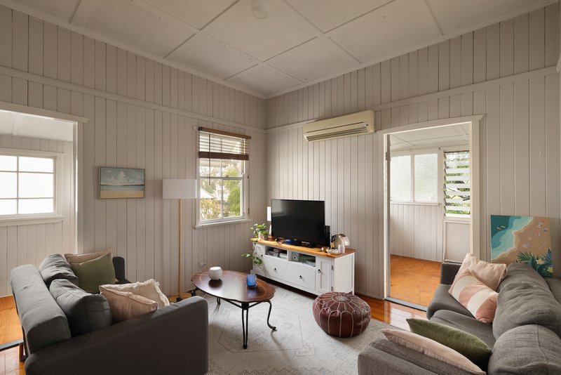 Photo - 60 Lanham Avenue, Grange QLD 4051 - Image 8