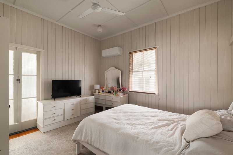Photo - 60 Lanham Avenue, Grange QLD 4051 - Image 12