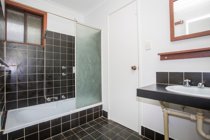 Photo - 60 Lewis Jones Cross, Stratton WA 6056 - Image 9