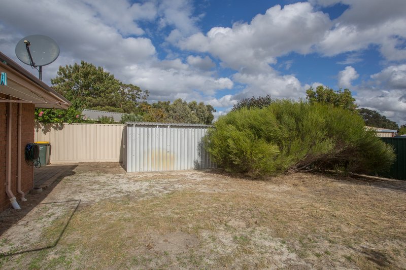 Photo - 60 Lewis Jones Cross, Stratton WA 6056 - Image 14