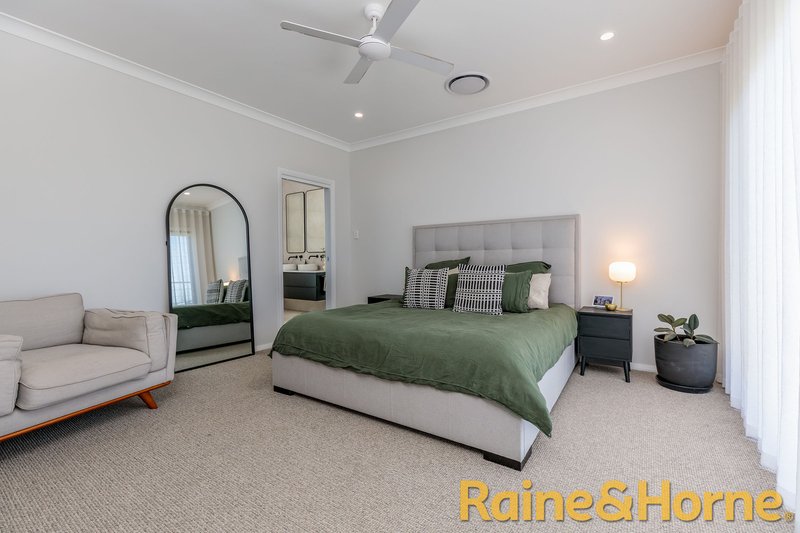 Photo - 60 Lincoln Parkway, Dubbo NSW 2830 - Image 7