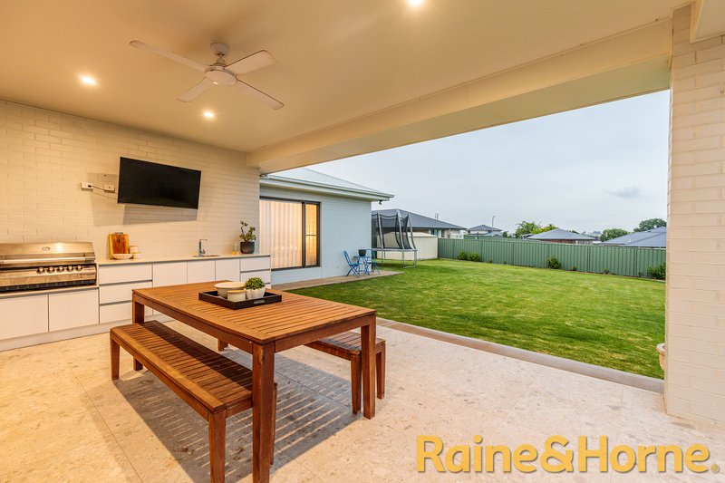 Photo - 60 Lincoln Parkway, Dubbo NSW 2830 - Image 16