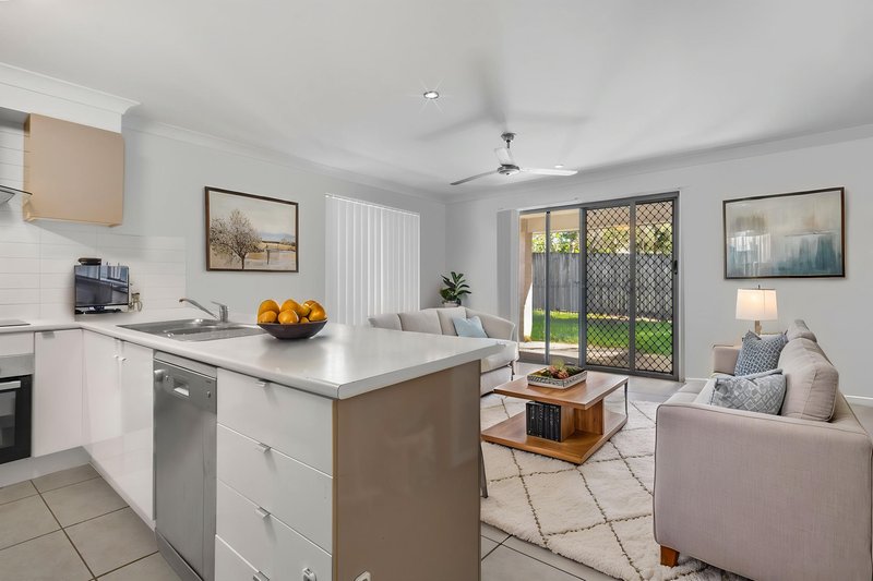 Photo - 60 Littleford Circuit, Bundamba QLD 4304 - Image 2