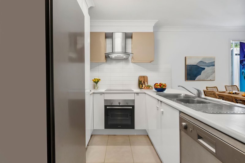 Photo - 60 Littleford Circuit, Bundamba QLD 4304 - Image 4