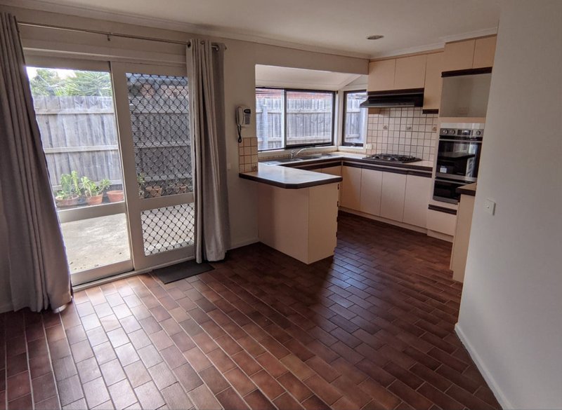 Photo - 60 Meadow Glen Drive, Epping VIC 3076 - Image 2