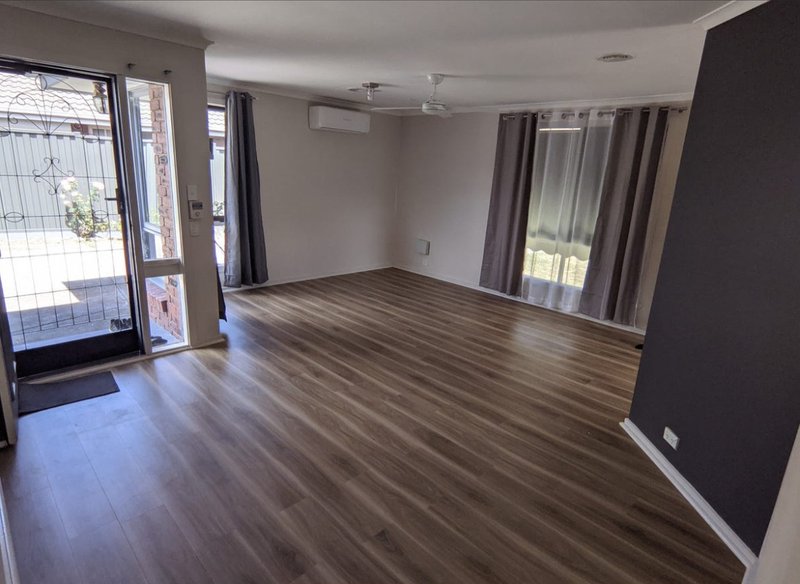 Photo - 60 Meadow Glen Drive, Epping VIC 3076 - Image 3