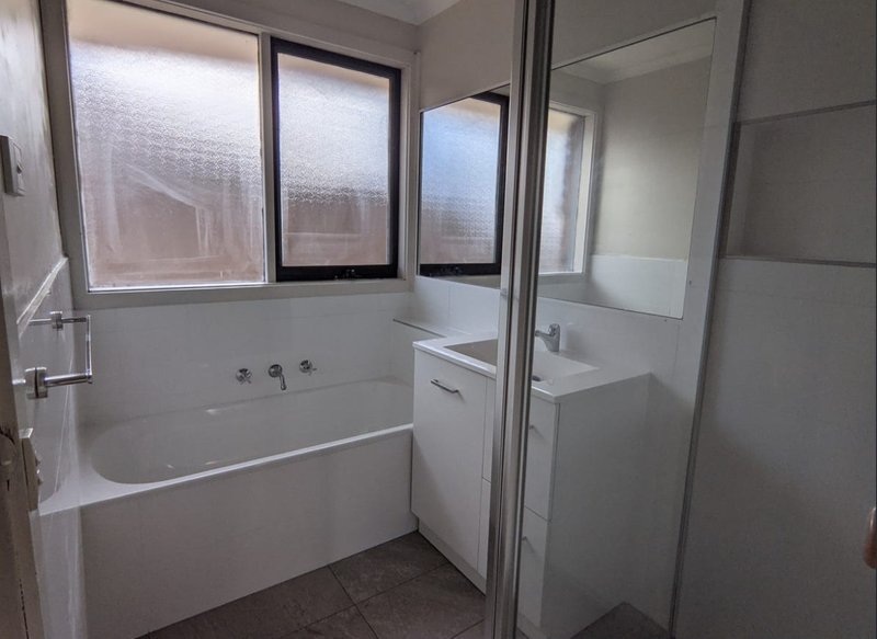 Photo - 60 Meadow Glen Drive, Epping VIC 3076 - Image 7
