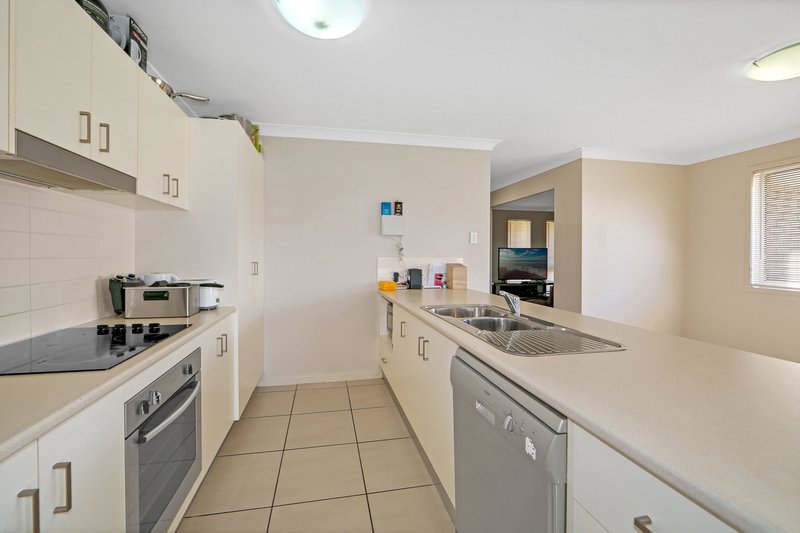 Photo - 60 Neville Drive, Branyan QLD 4670 - Image 2