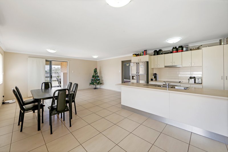 Photo - 60 Neville Drive, Branyan QLD 4670 - Image 3