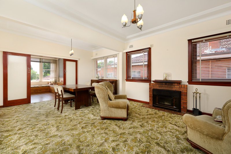 Photo - 60 Oatley Park Avenue, Oatley NSW 2223 - Image 3