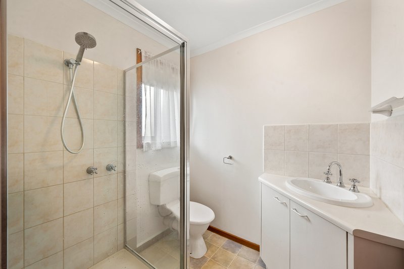 Photo - 60 Olive Grove, Sunbury VIC 3429 - Image 11