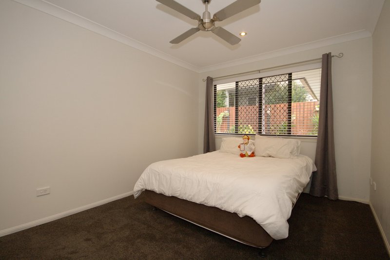 Photo - 60 Olsen Crescent, Wakerley QLD 4154 - Image 12