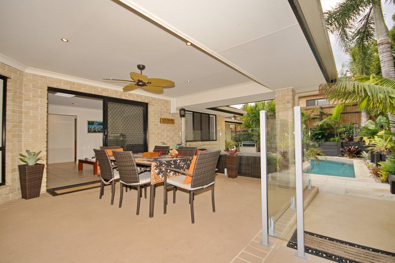 Photo - 60 Olsen Crescent, Wakerley QLD 4154 - Image 15