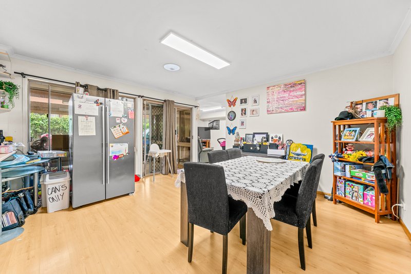 Photo - 60 Parkroyal Crescent, Regents Park QLD 4118 - Image 6