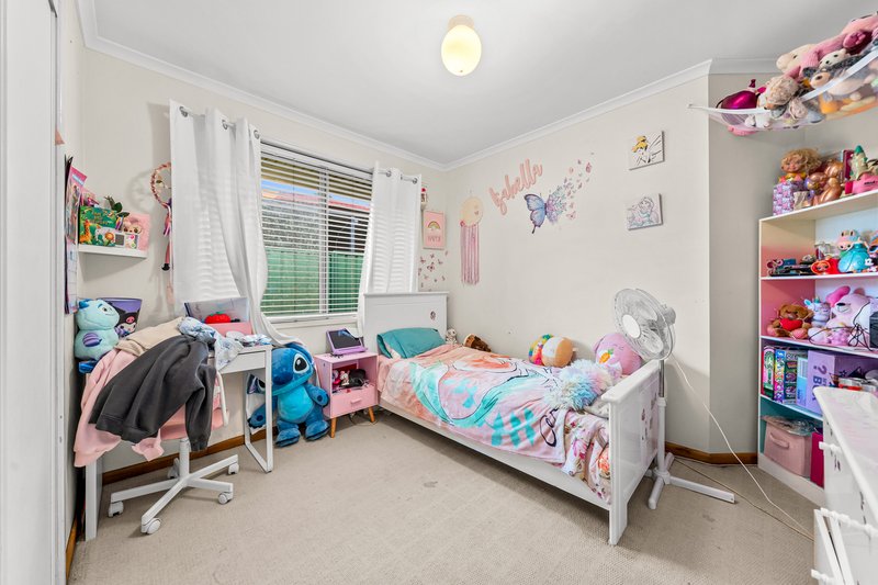Photo - 60 Parkroyal Crescent, Regents Park QLD 4118 - Image 12