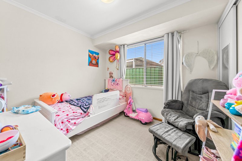 Photo - 60 Parkroyal Crescent, Regents Park QLD 4118 - Image 13