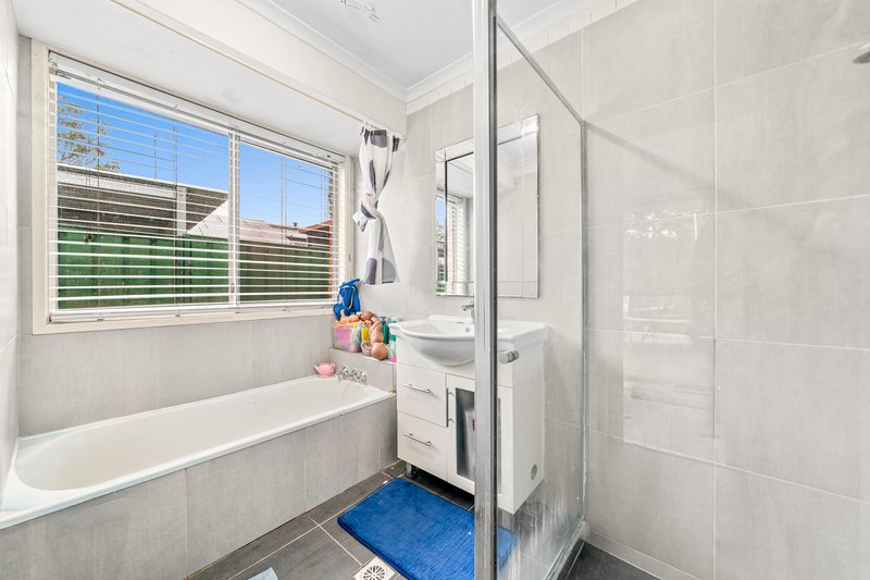 Photo - 60 Parkroyal Crescent, Regents Park QLD 4118 - Image 14