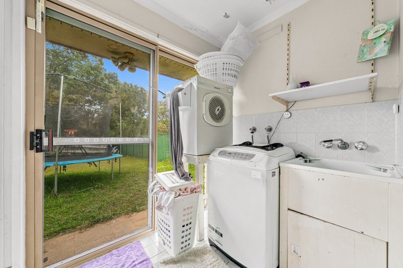 Photo - 60 Parkroyal Crescent, Regents Park QLD 4118 - Image 16
