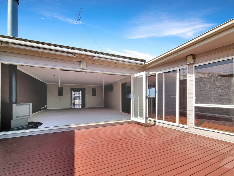 Photo - 60 Parkwood Drive, Highton VIC 3216 - Image 3