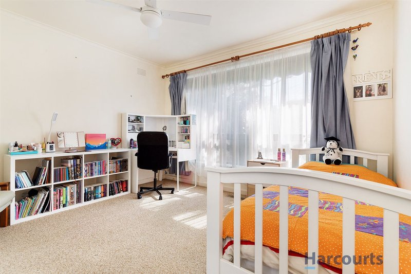 Photo - 60 Pepperell Avenue, Glen Waverley VIC 3150 - Image 8