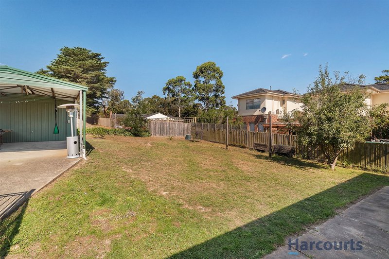 Photo - 60 Pepperell Avenue, Glen Waverley VIC 3150 - Image 9