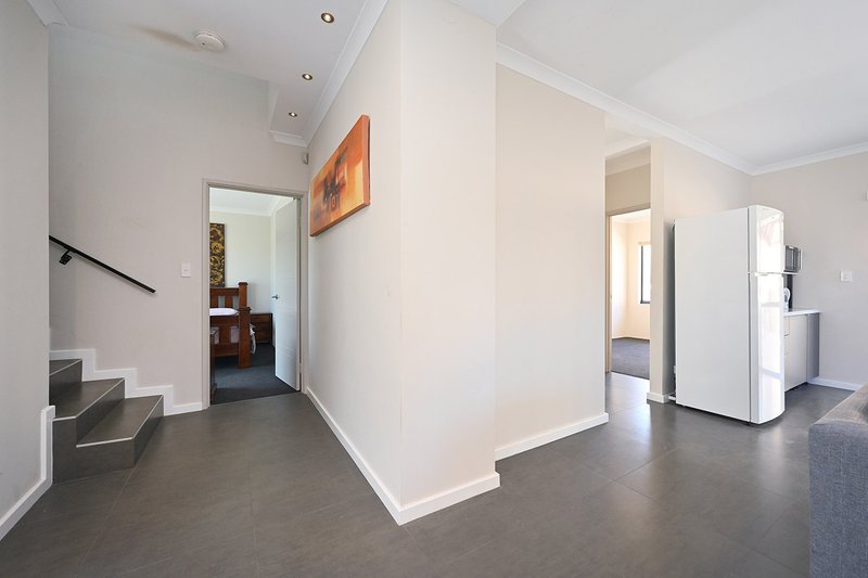 Photo - 60 Quinns Road, Mindarie WA 6030 - Image 4