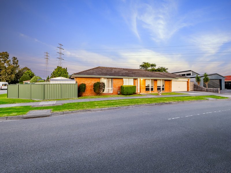 Photo - 60 Raisell Road, Cranbourne West VIC 3977 - Image 5