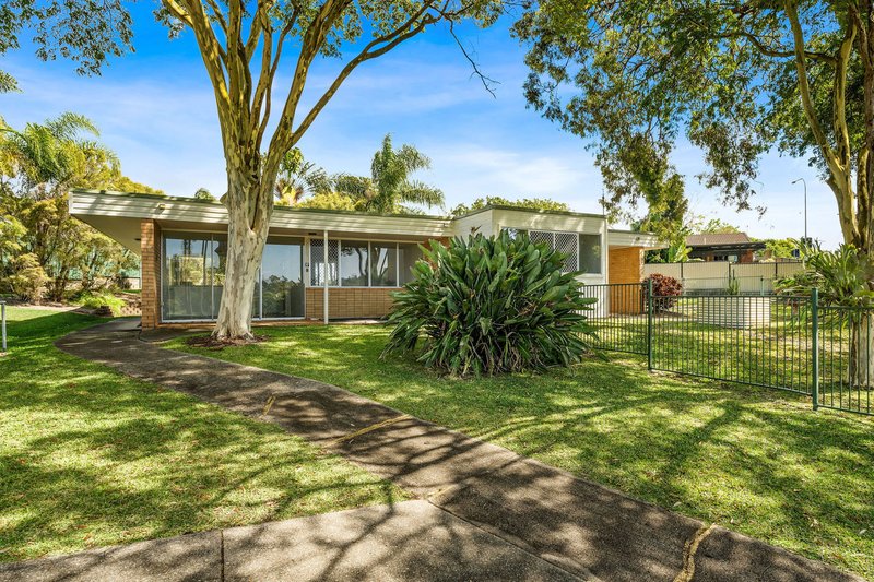 60 Ridgeway Avenue, Southport QLD 4215