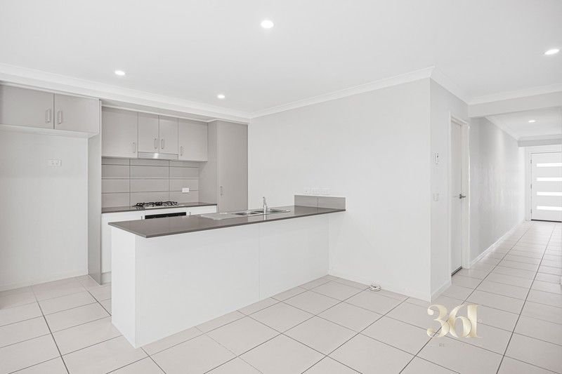 Photo - 60 Riland Boulevard, Tarneit VIC 3029 - Image 11