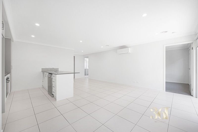 Photo - 60 Riland Boulevard, Tarneit VIC 3029 - Image 12