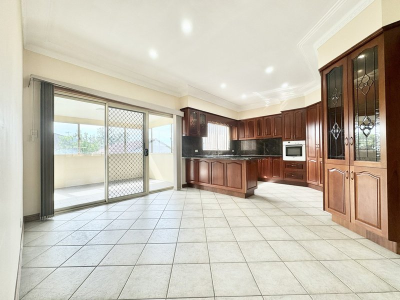 Photo - 60 Satara Ave , Cabramatta West NSW 2166 - Image 2