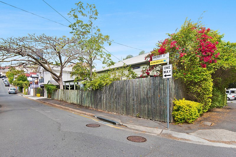 Photo - 60 Sheriff Street  (Aka 71 Hale Street) , Petrie Terrace QLD 4000 - Image 5