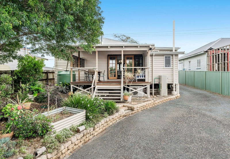 Photo - 60 Sibley Road, Wynnum West QLD 4178 - Image 9