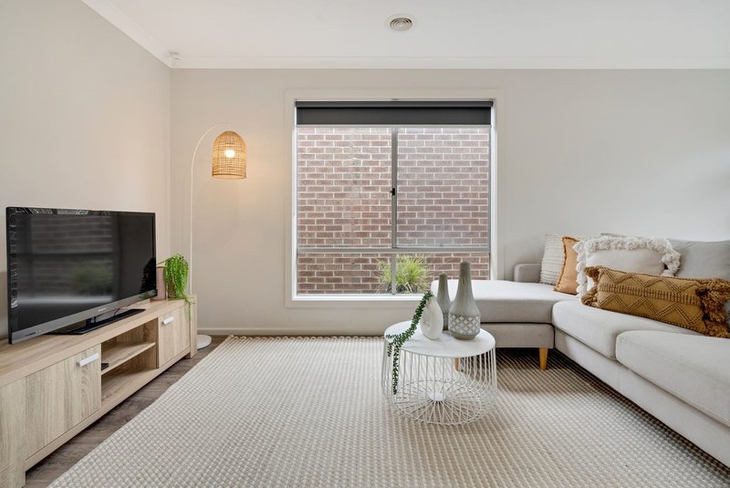 Photo - 60 Stettler Boulevard, Mickleham VIC 3064 - Image 3