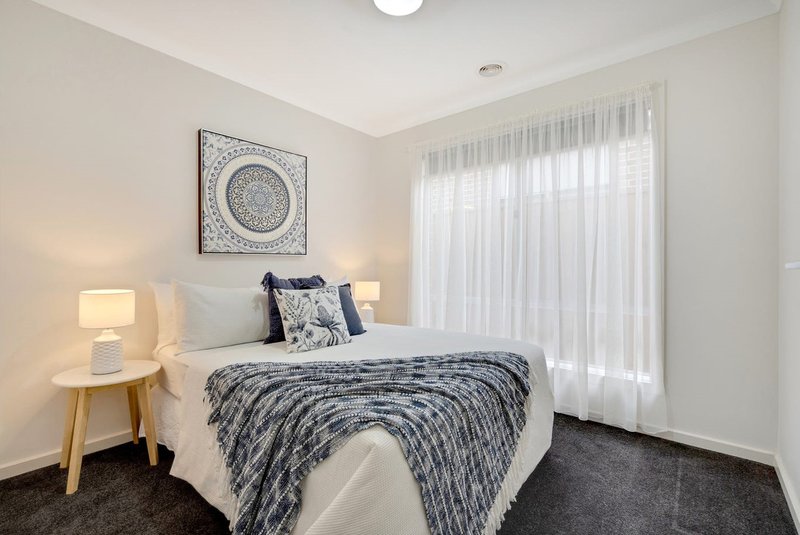 Photo - 60 Stettler Boulevard, Mickleham VIC 3064 - Image 7