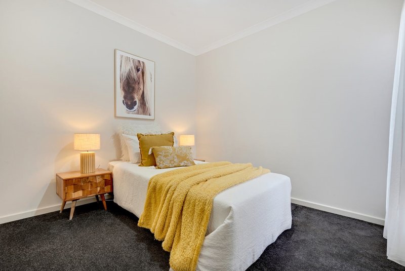 Photo - 60 Stettler Boulevard, Mickleham VIC 3064 - Image 8