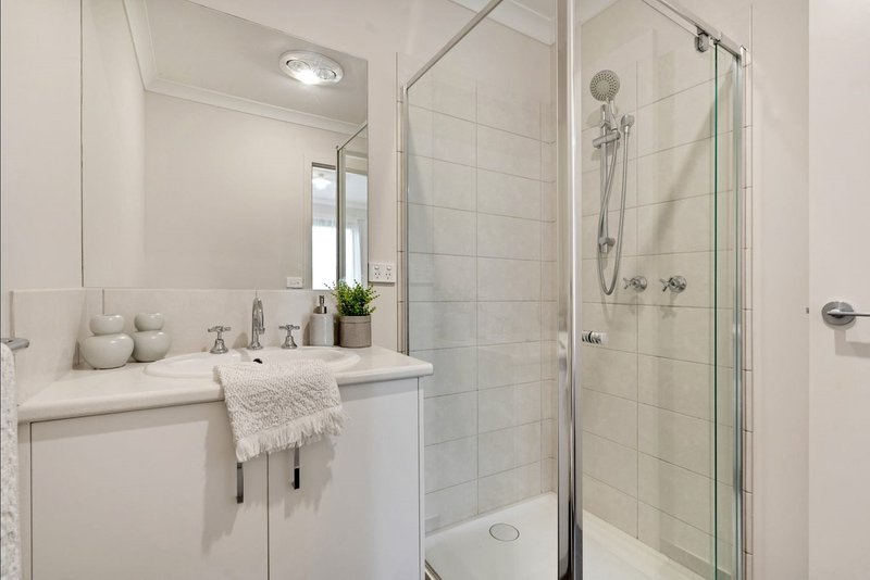 Photo - 60 Stettler Boulevard, Mickleham VIC 3064 - Image 10