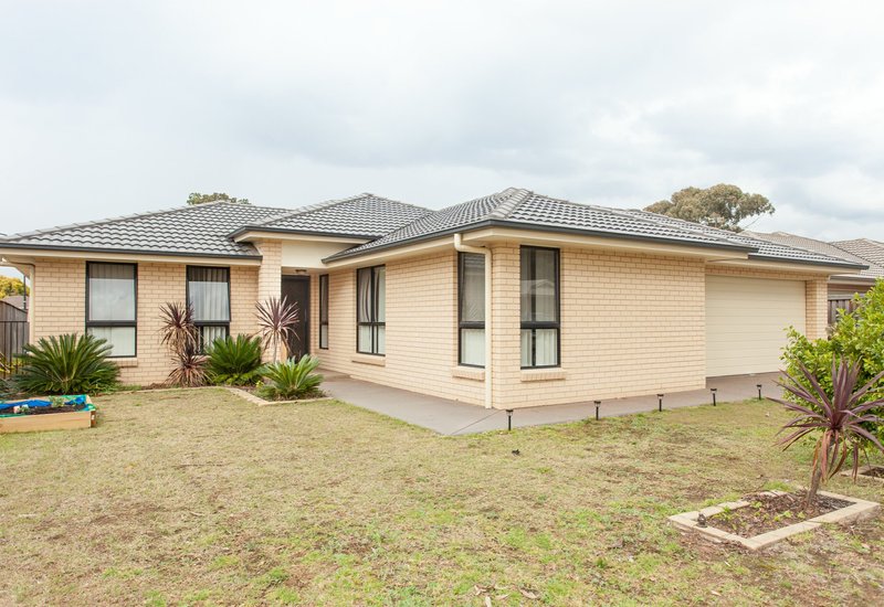 60 Stonebridge Drive, Cessnock NSW 2325