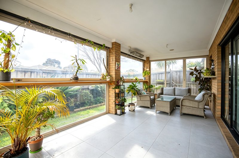 Photo - 60 Thunderbolt Drive, Cranbourne East VIC 3977 - Image 5