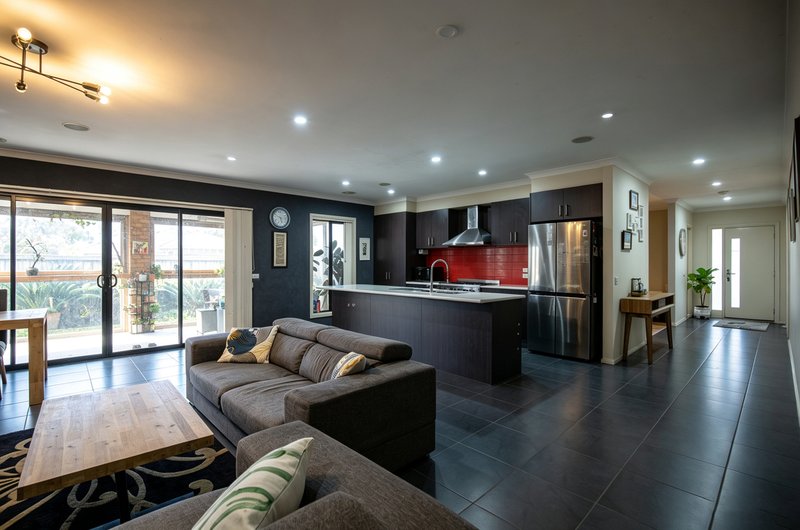 Photo - 60 Thunderbolt Drive, Cranbourne East VIC 3977 - Image 18