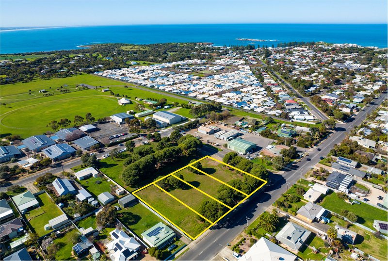 Photo - 60 Tottenham Court Road, Port Elliot SA 5212 - Image 3