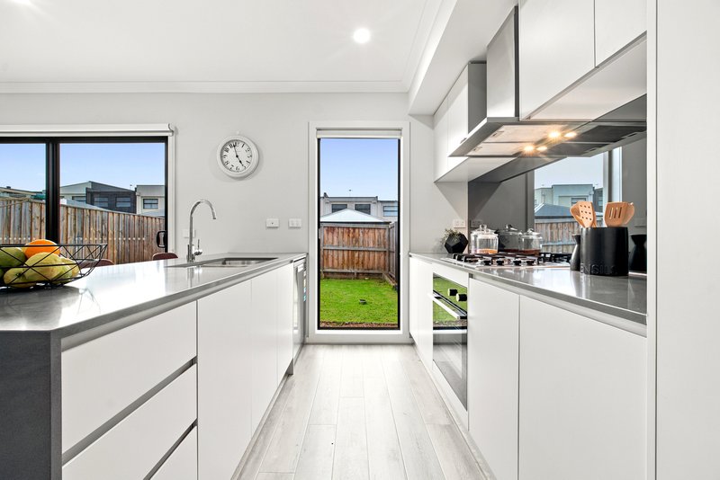 Photo - 60 Union Street, Clyde North VIC 3978 - Image 3
