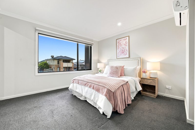 Photo - 60 Union Street, Clyde North VIC 3978 - Image 9