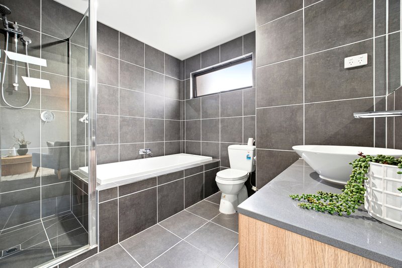 Photo - 60 Union Street, Clyde North VIC 3978 - Image 12