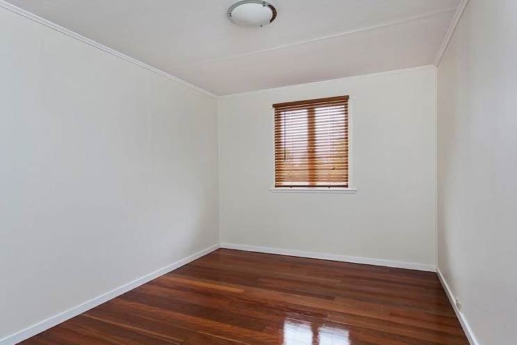 Photo - 60 University Road, Mitchelton QLD 4053 - Image 7