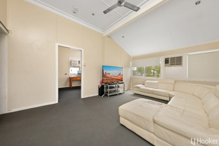 Photo - 60 Upper Dawson Road, Allenstown QLD 4700 - Image 5