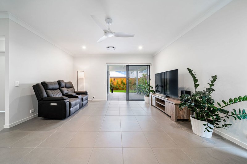 Photo - 60 Valley Crescent, Palmview QLD 4553 - Image 8