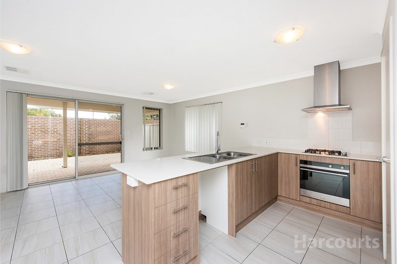 Photo - 60 Vignerons Loop, Hocking WA 6065 - Image 4