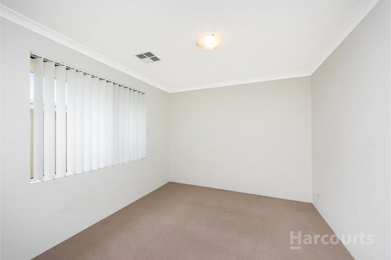 Photo - 60 Vignerons Loop, Hocking WA 6065 - Image 11